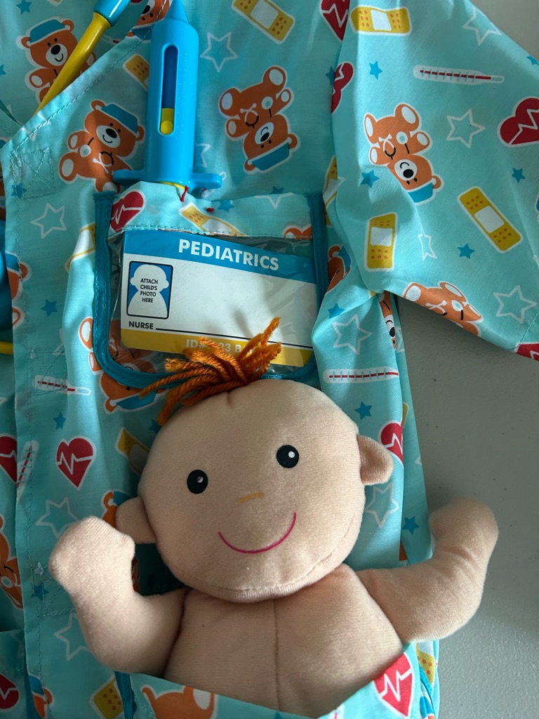 Melissa & Doug Light Aqua Pediatric Nurse Set Teddy Print And Plush Doll — image 4 of 6